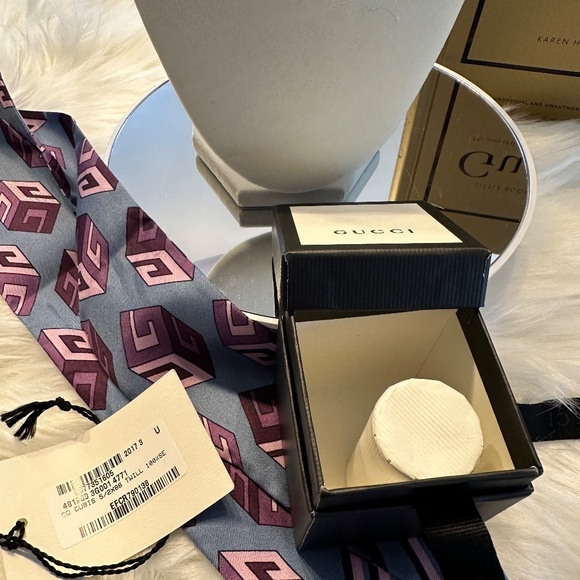 💜💙Gucci Silk Twilly💙💜 - Picture 3 of 3